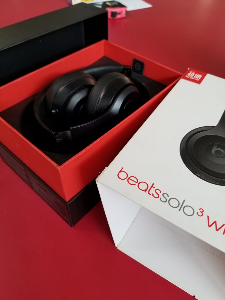 beats solo 3 in box