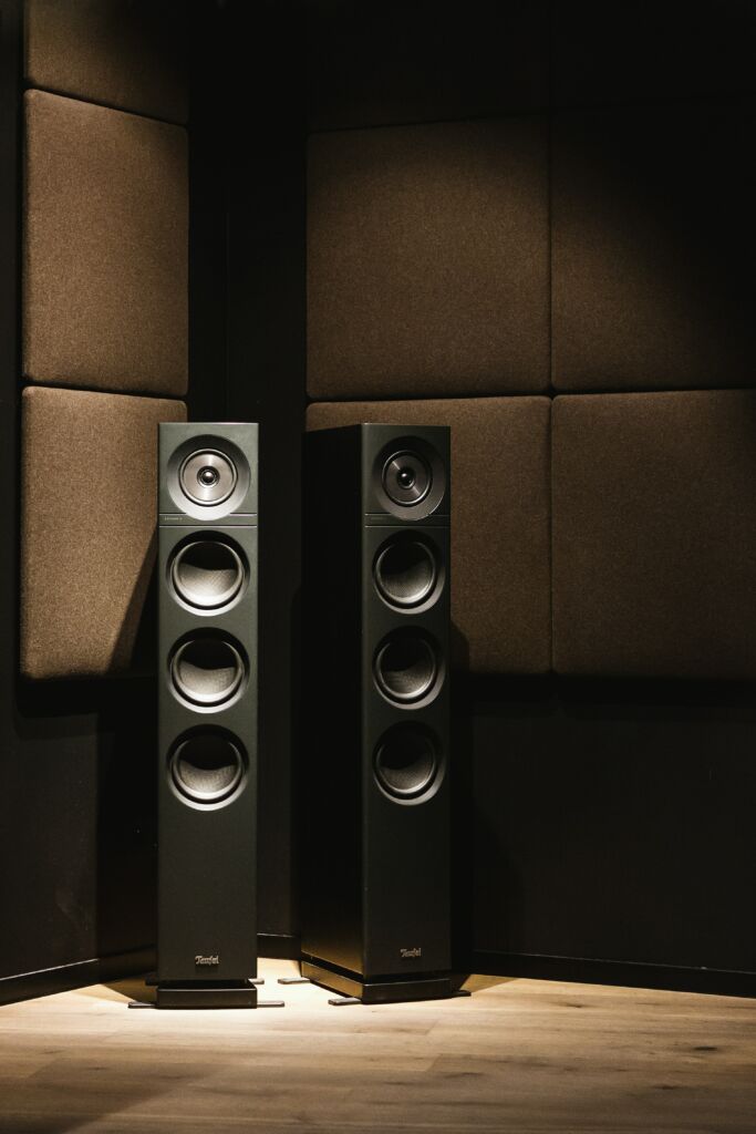 A picture of tower speakers