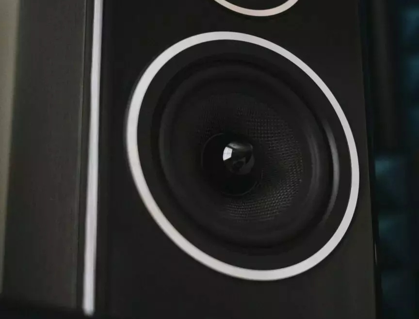 The Difference Between Front Speakers And Surround Speakers