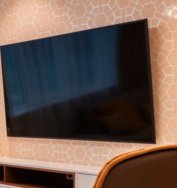 Does Your TV Look Blurry? Here's 11 Potential Reasons Why