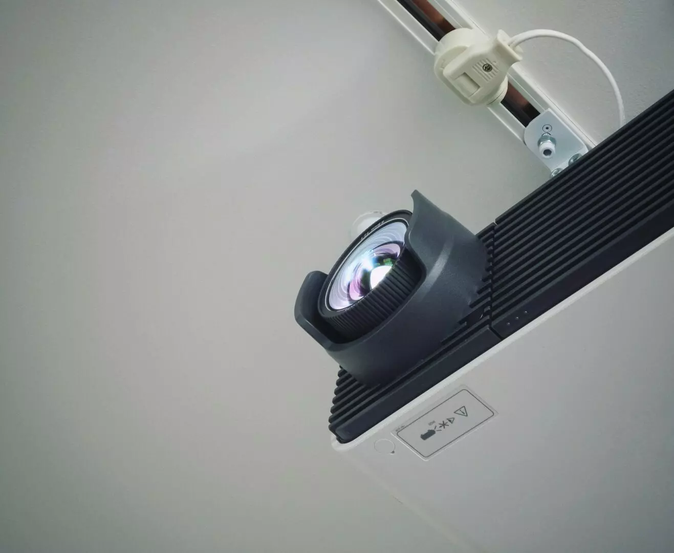 Can You Leave A Projector On Overnight?